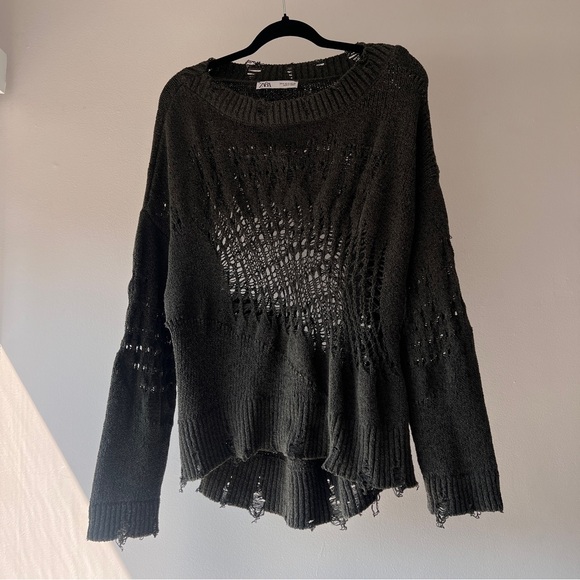 Zara Sweater - Picture 1 of 3